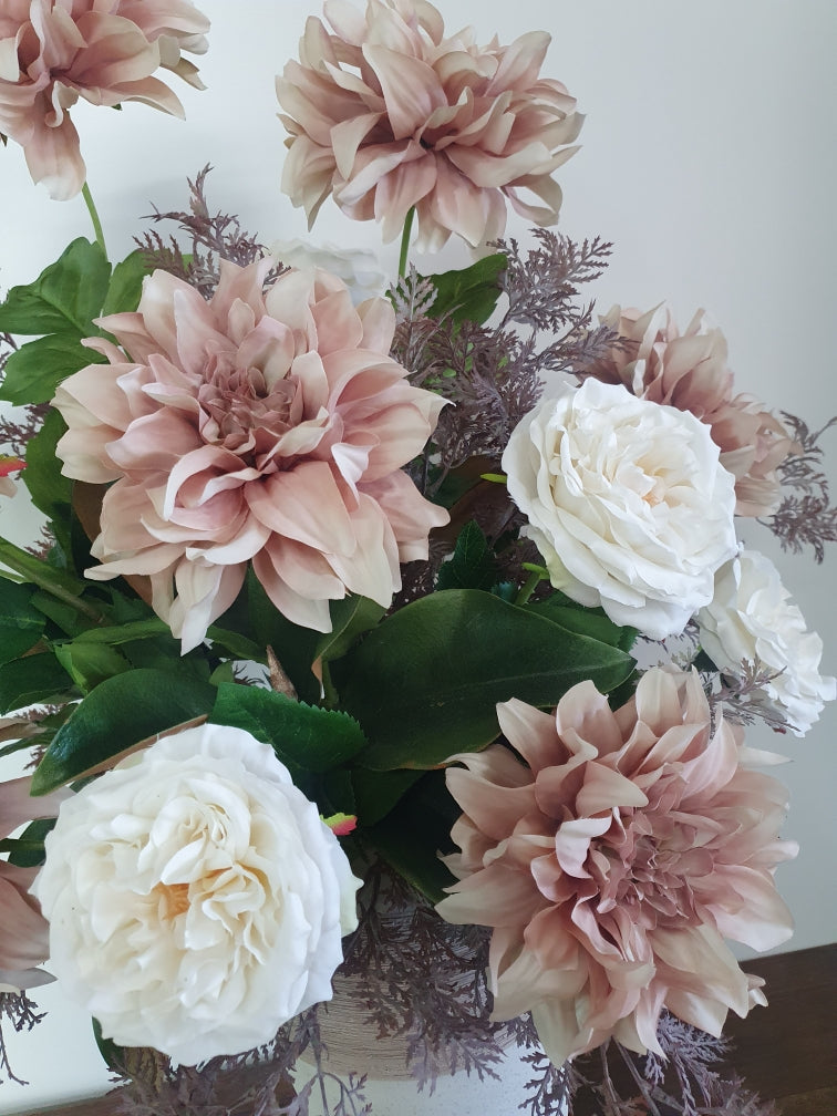 Dahlia & Roses
