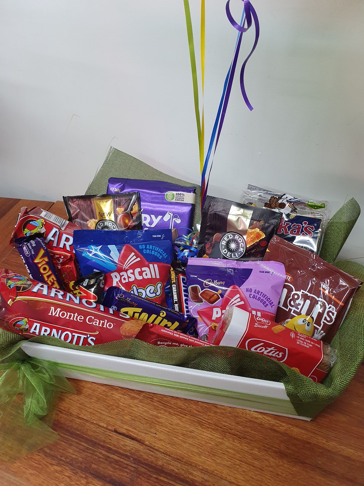 SWEET TREATS HAMPER